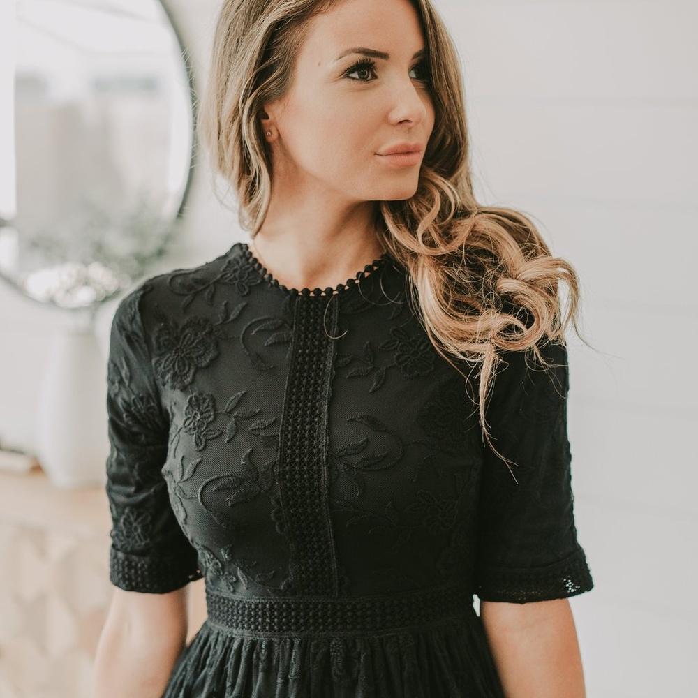 The Sierra Lace Dress in Black